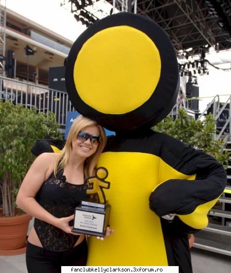;) kelly clarkson pics
