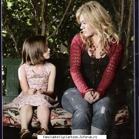 :) kelly clarkson pics