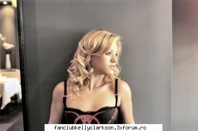 2 pic kelly clarkson pics
